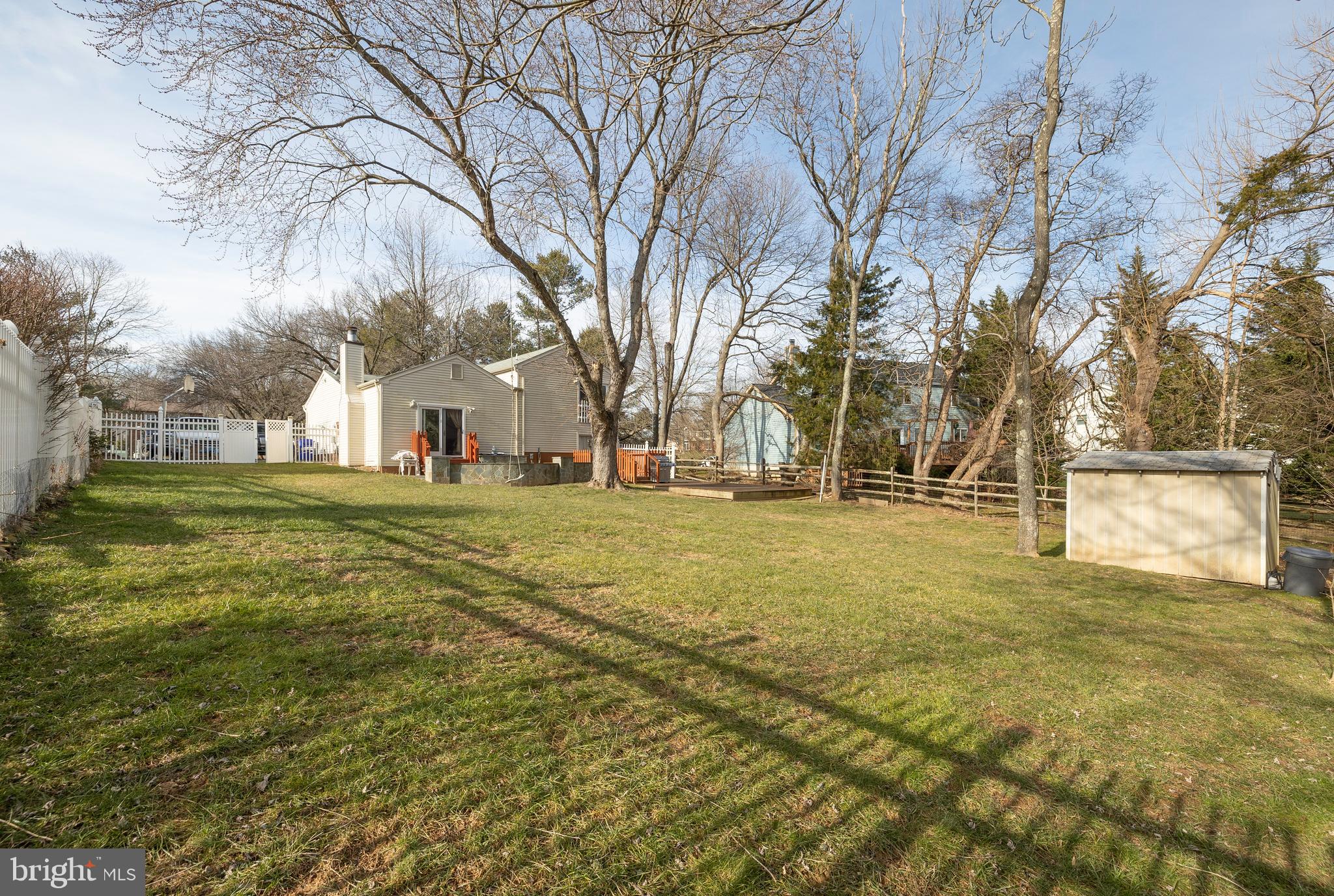 24237 Newbury Road Gaithersburg, MD 20882 - Photo 28 of 30 Outside