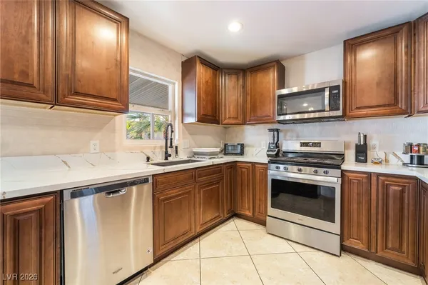 $2,890 | 2419 East Vegas Valley Drive, Las Vegas, NV 89121