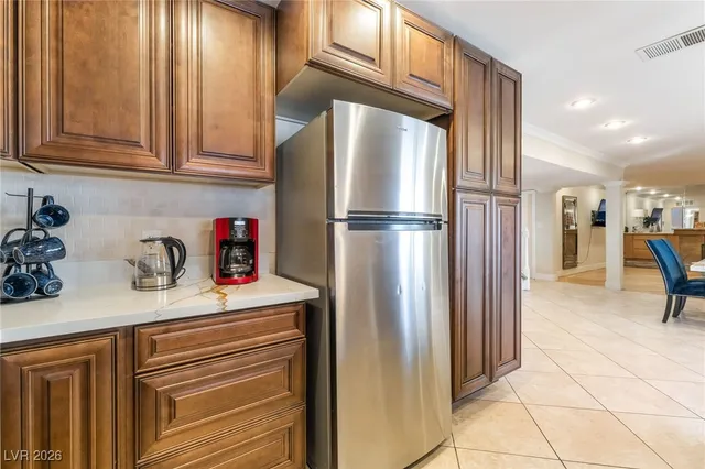 $2,990 | 2419 East Vegas Valley Drive, Las Vegas, NV 89121