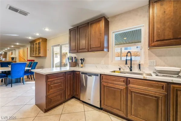 $2,890 | 2419 East Vegas Valley Drive, Las Vegas, NV 89121