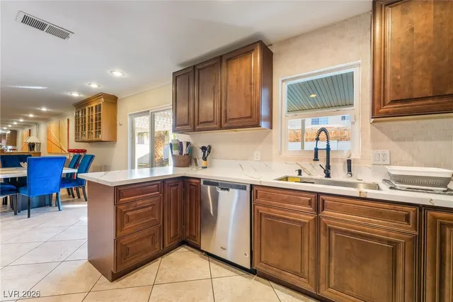 $2,990 | 2419 East Vegas Valley Drive, Las Vegas, NV 89121