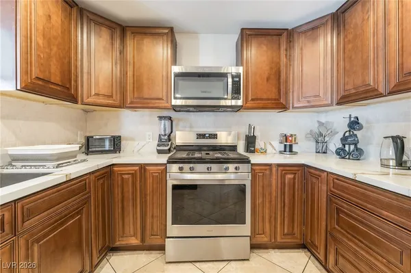 $2,890 | 2419 East Vegas Valley Drive, Las Vegas, NV 89121