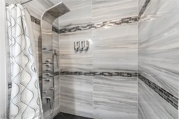 $2,890 | 2419 East Vegas Valley Drive, Las Vegas, NV 89121