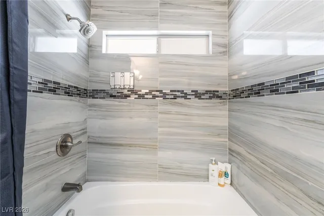 $2,990 | 2419 East Vegas Valley Drive, Las Vegas, NV 89121