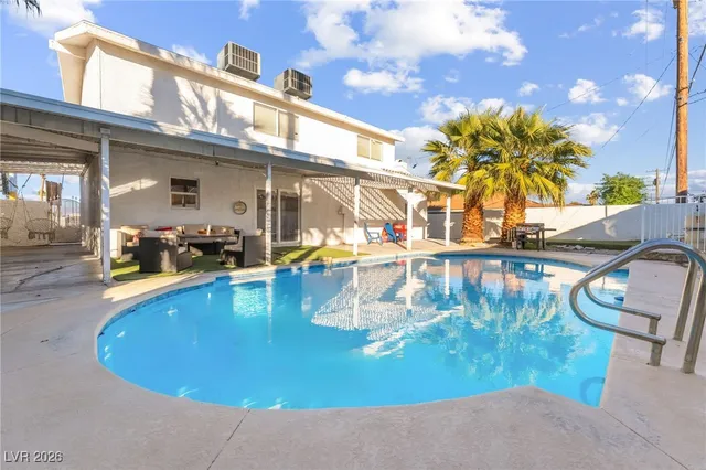 $2,990 | 2419 East Vegas Valley Drive, Las Vegas, NV 89121