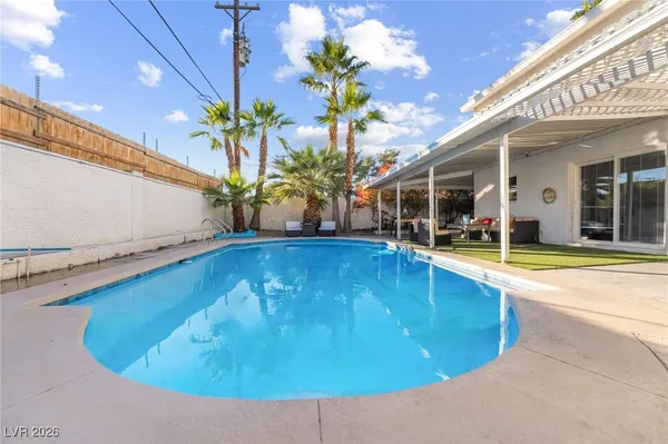 $2,890 | 2419 East Vegas Valley Drive, Las Vegas, NV 89121