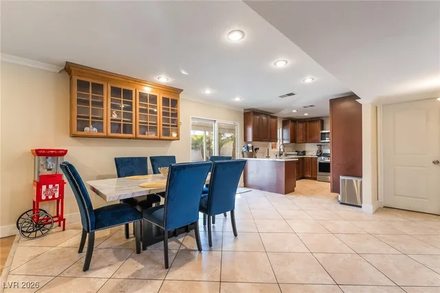 $2,990 | 2419 East Vegas Valley Drive, Las Vegas, NV 89121