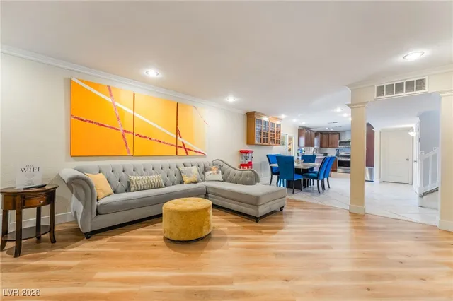 $2,990 | 2419 East Vegas Valley Drive, Las Vegas, NV 89121