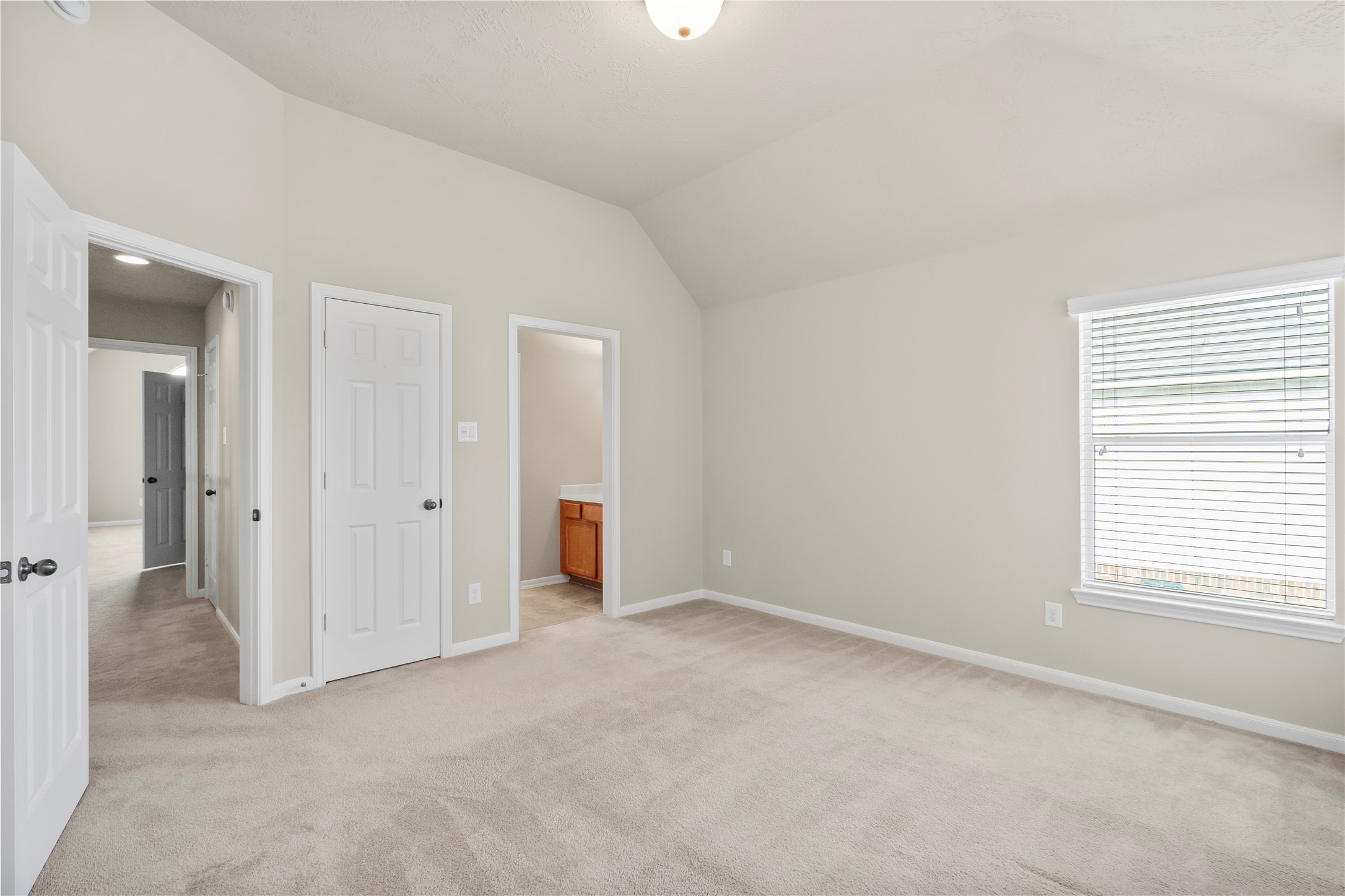 5307 Amber Sky Lane Rosharon, TX 77583 - Photo 32 of 44 an empty room with windows