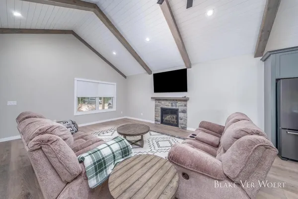 $1,899,900 | 1398 12 Mile Road, Remus, MI 49340