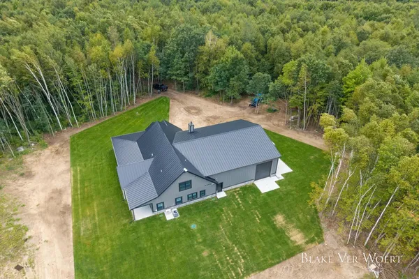 $1,899,900 | 1398 12 Mile Road, Remus, MI 49340