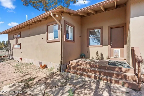 $299,900 | 45437 North Jacqueline Hill Drive, Ash Fork, AZ 86320