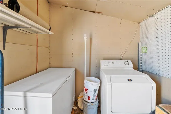 $299,900 | 45437 North Jacqueline Hill Drive, Ash Fork, AZ 86320