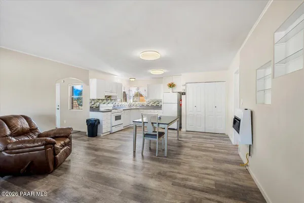 $299,900 | 45437 North Jacqueline Hill Drive, Ash Fork, AZ 86320