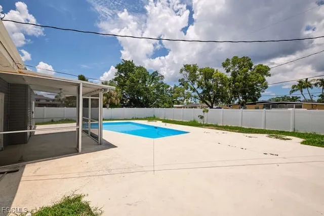 a view of a outdoor space