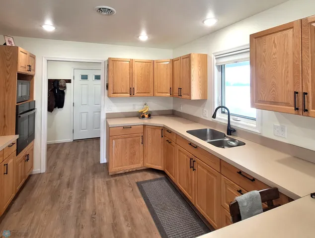 $525,000 | 409 Prairie View Street, St. Thomas, ND 58276