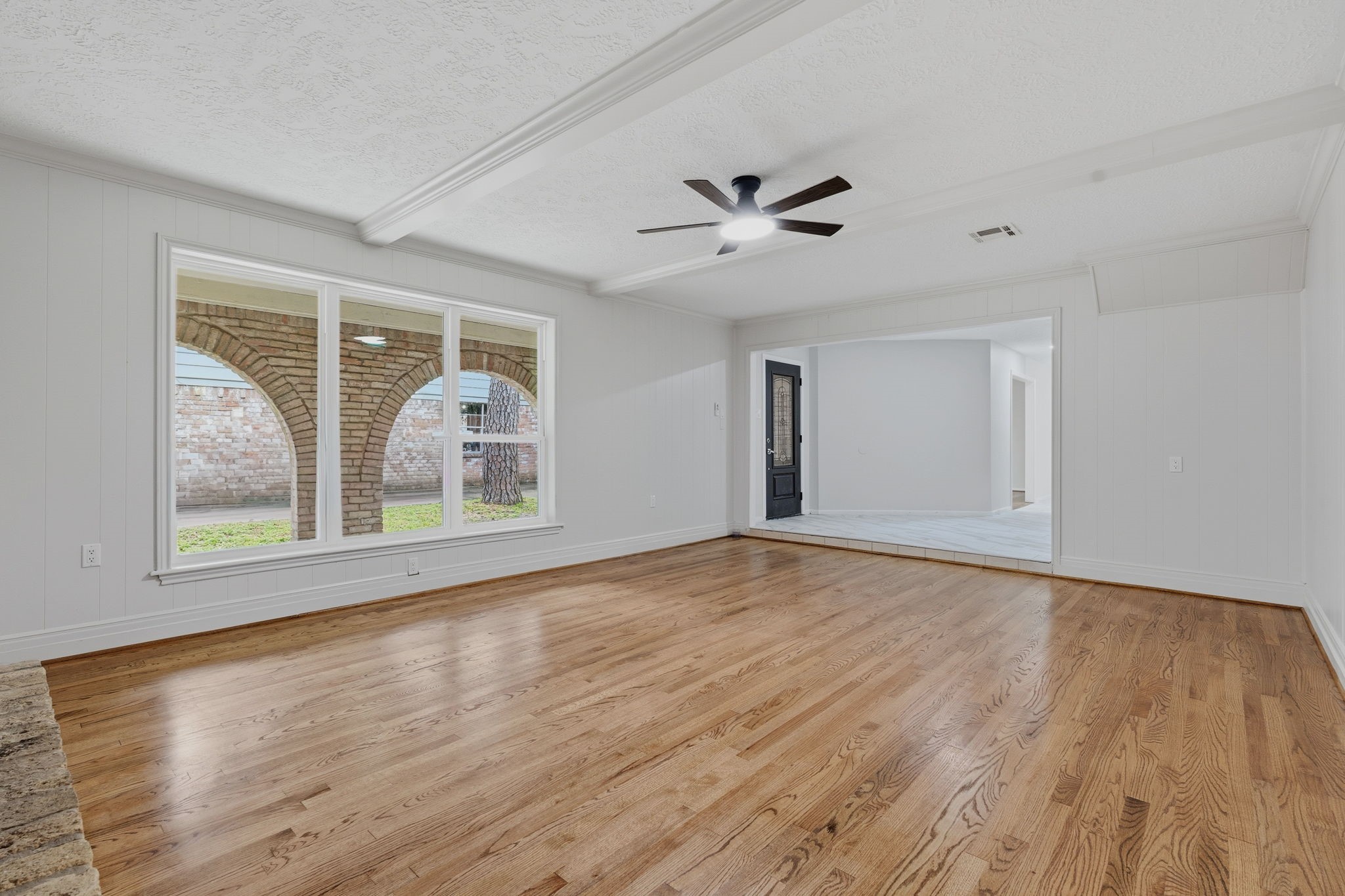 8122 Oak Moss Drive Spring, TX 77379 - Photo 5 of 36 Living Room