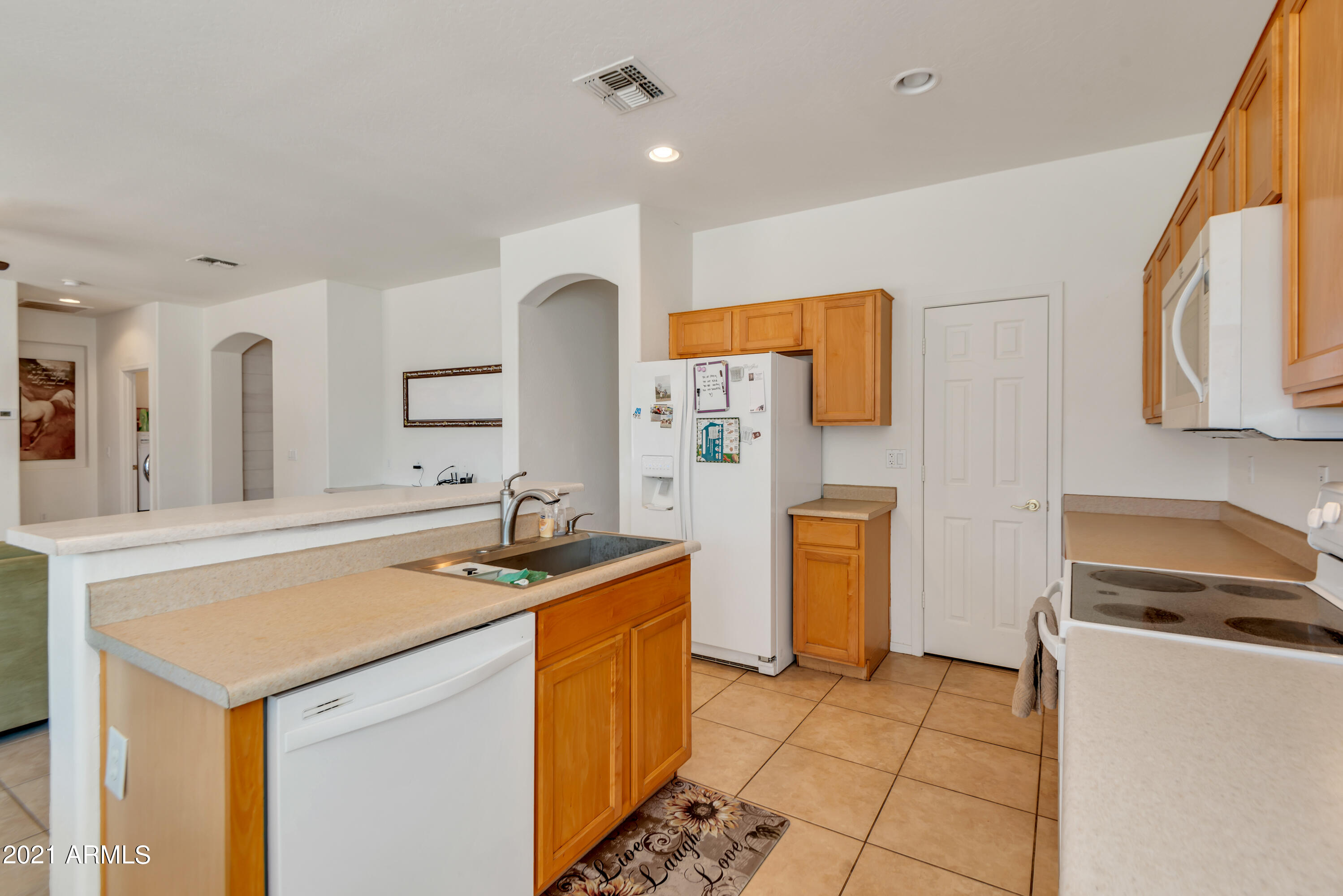 2517 West Apollo Road Phoenix, AZ 85041 - Photo 11 of 35 QPT_Photos_-_DSC_1835