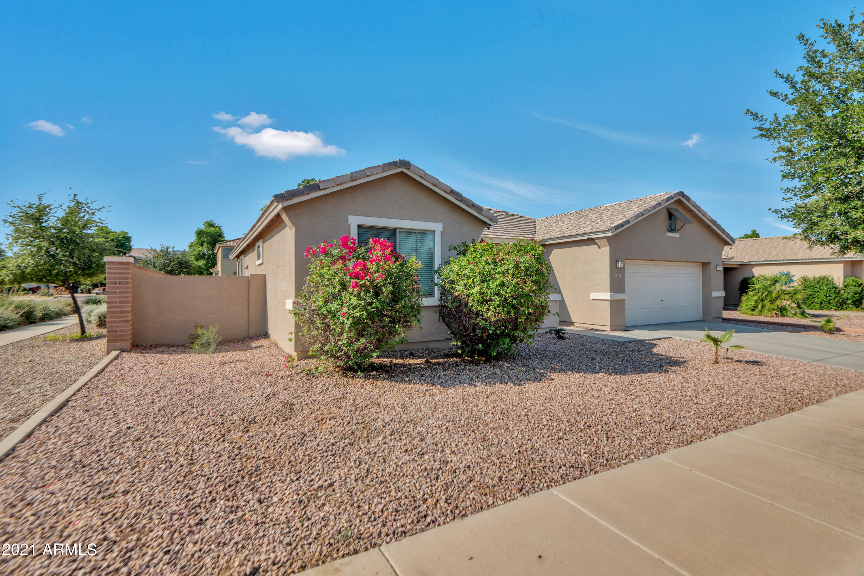 2517 West Apollo Road Phoenix, AZ 85041 - Photo 2 of 35 QPT_Photos_-_DSC_1730