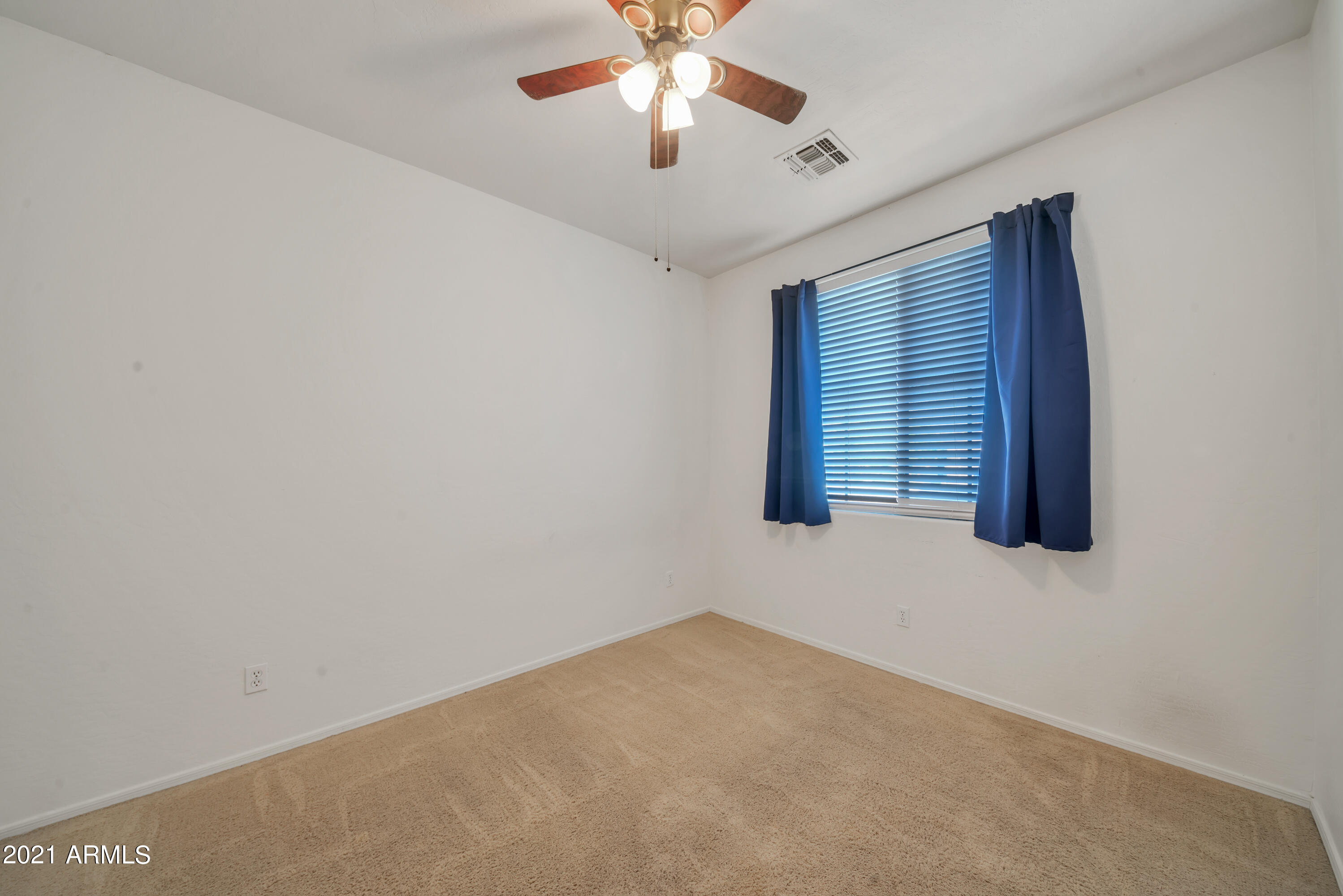 2517 West Apollo Road Phoenix, AZ 85041 - Photo 27 of 35 QPT_Photos_-_DSC_1860