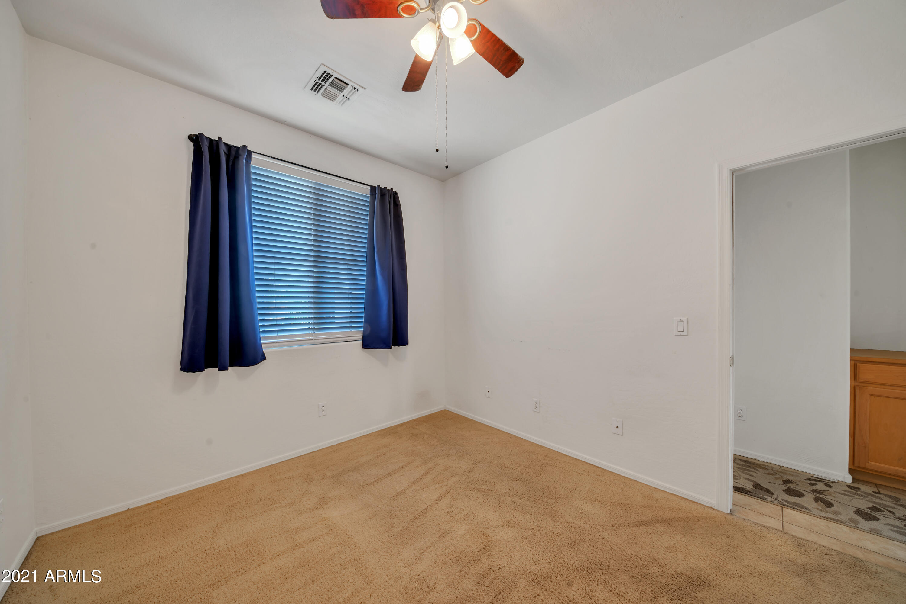 2517 West Apollo Road Phoenix, AZ 85041 - Photo 28 of 35 QPT_Photos_-_DSC_1865
