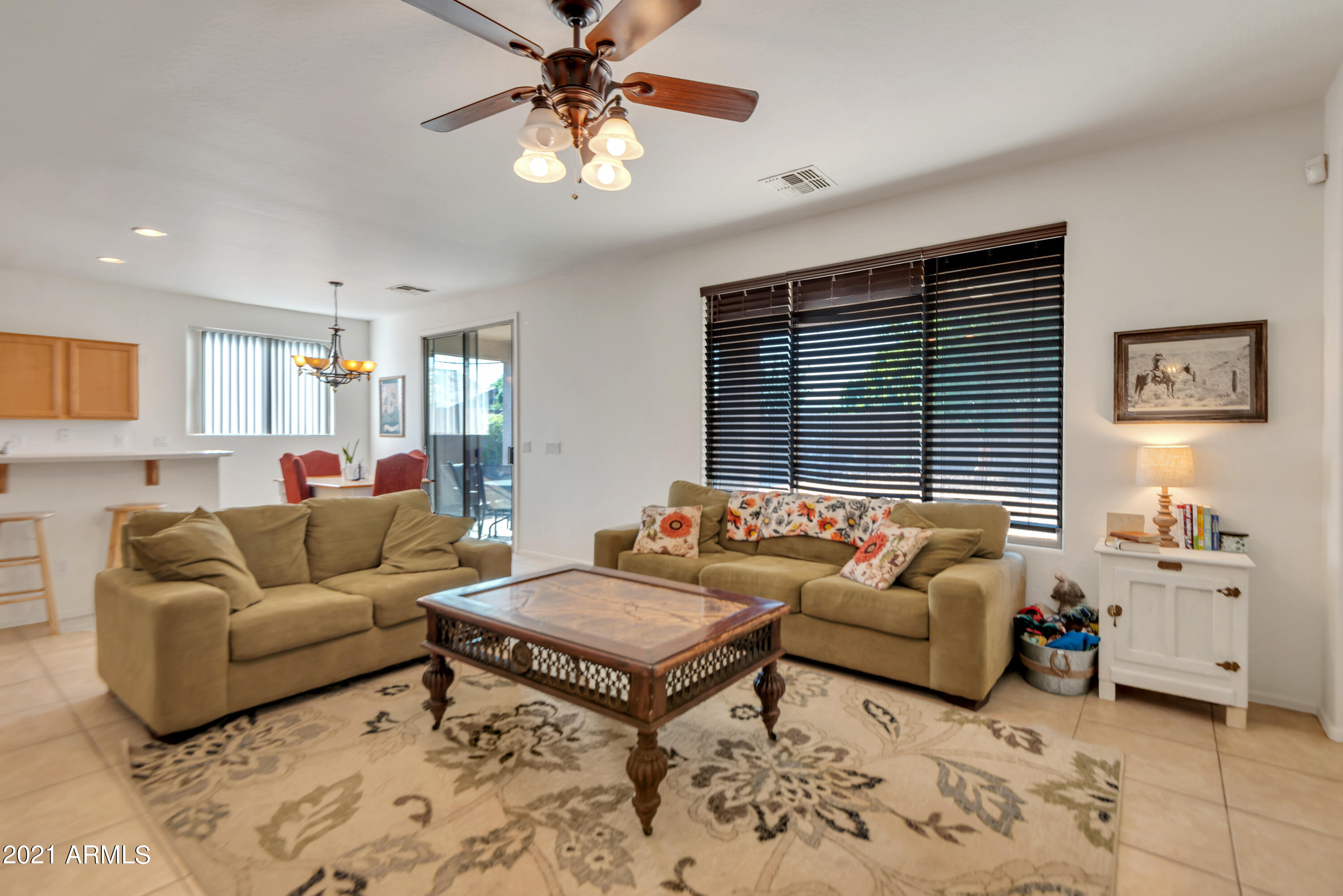2517 West Apollo Road Phoenix, AZ 85041 - Photo 5 of 35 QPT_Photos_-_DSC_1765