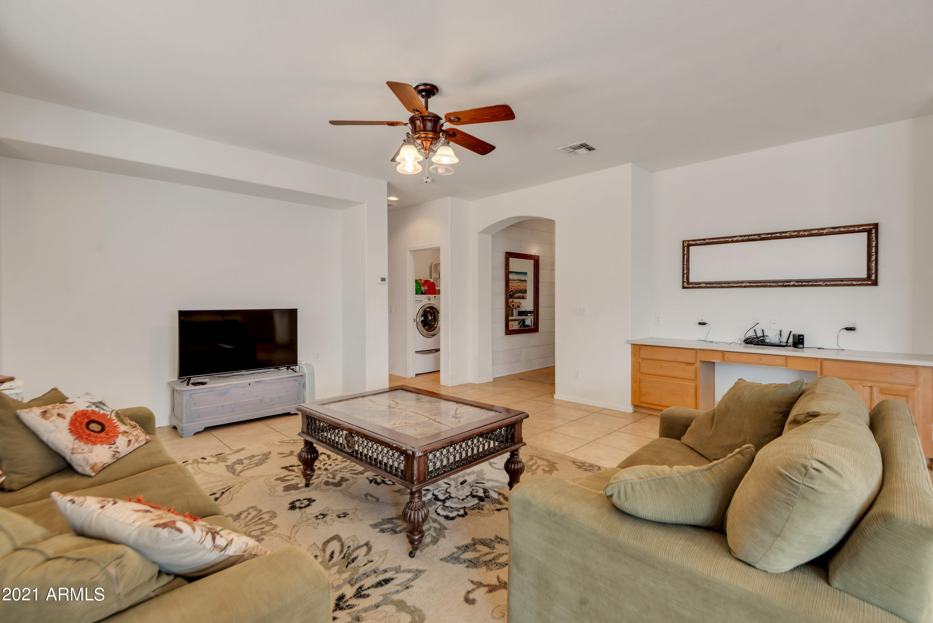 2517 West Apollo Road Phoenix, AZ 85041 - Photo 6 of 35 QPT_Photos_-_DSC_1775