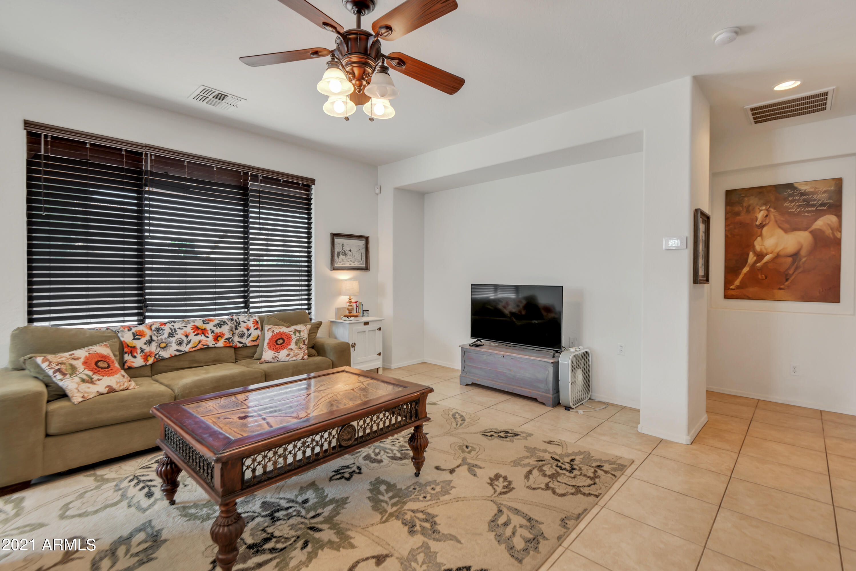 2517 West Apollo Road Phoenix, AZ 85041 - Photo 7 of 35 QPT_Photos_-_DSC_1780