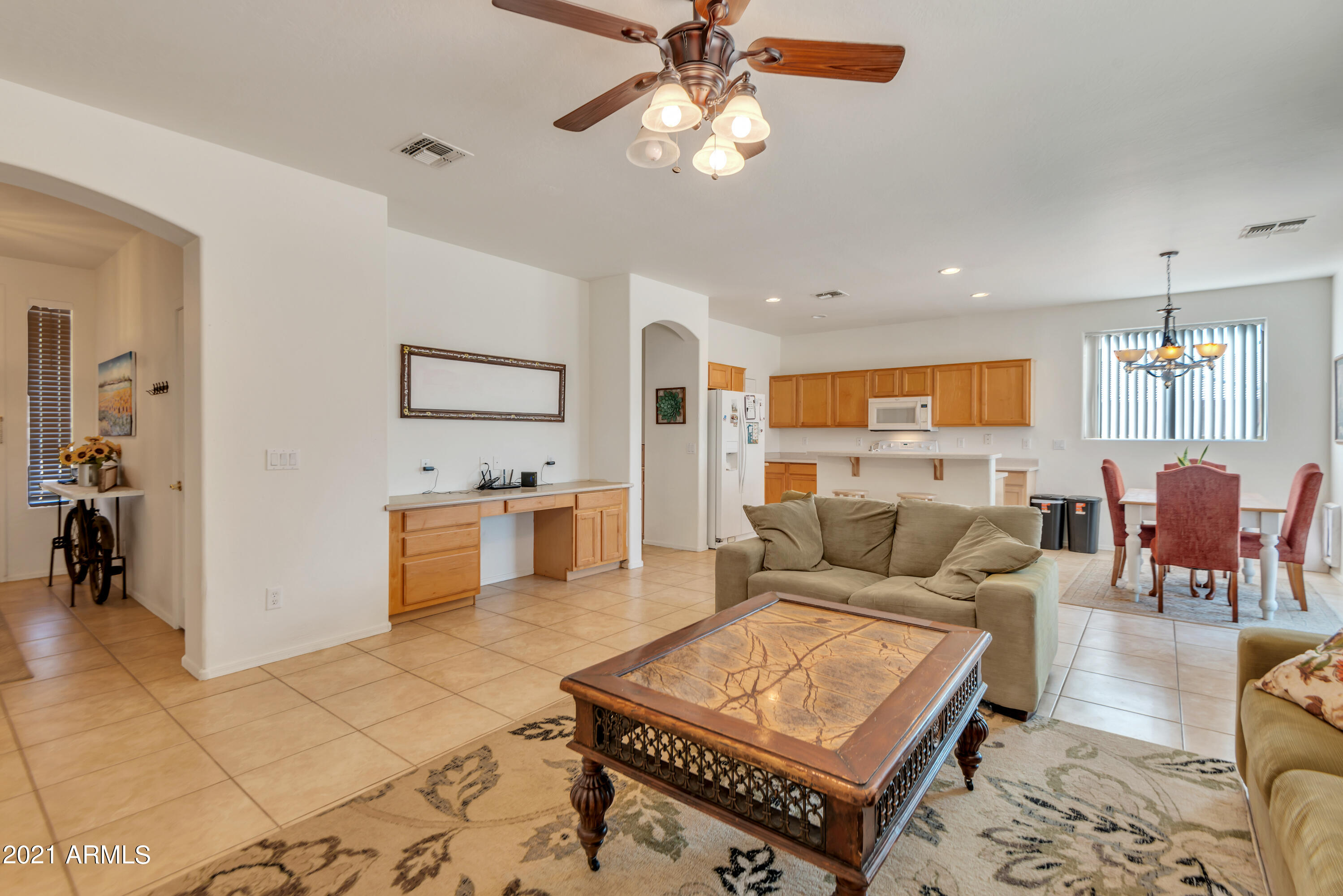 2517 West Apollo Road Phoenix, AZ 85041 - Photo 8 of 35 QPT_Photos_-_DSC_1770