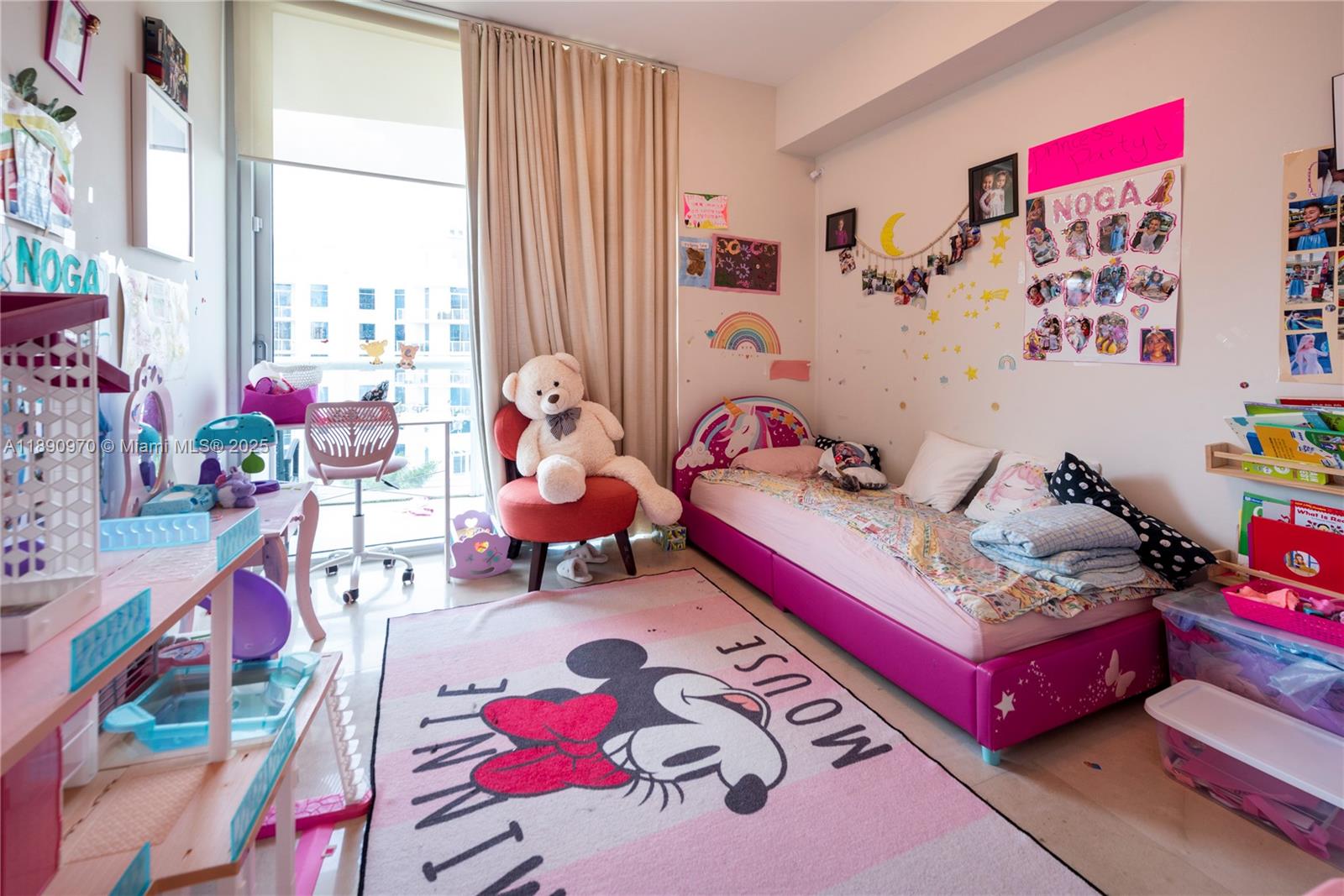 3131 Northeast 188th Street, Unit 2808 Aventura, FL 33180 - Photo 12 of 33 a living room with furniture and a couch