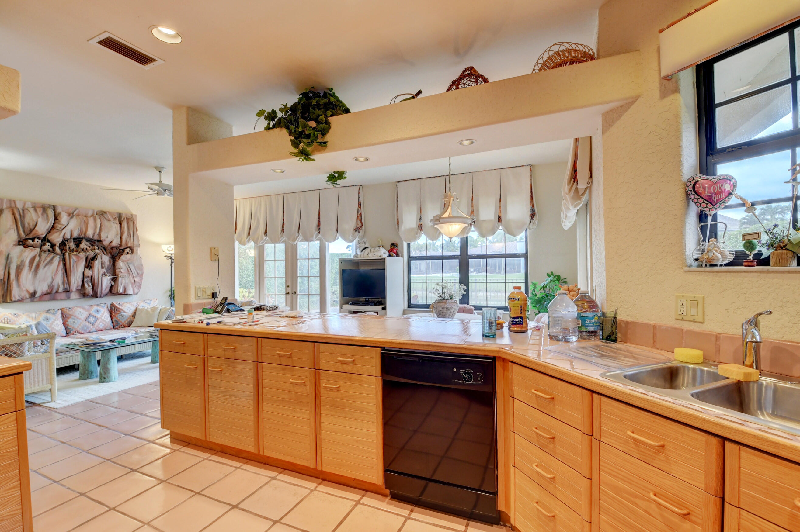 23392 Mirabella Circle South Boca Raton, FL 33433 - Photo 18 of 33 kitchen