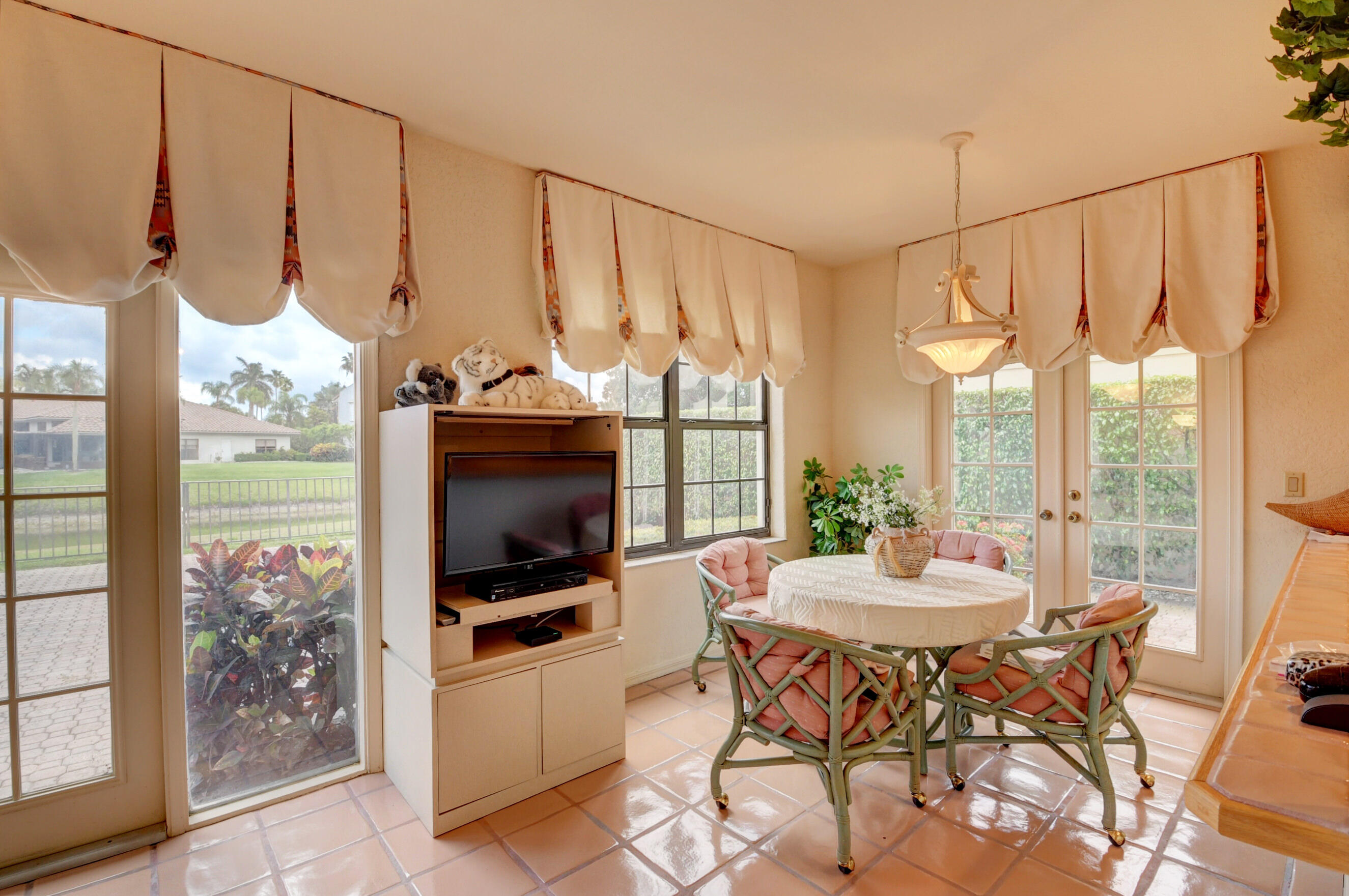 23392 Mirabella Circle South Boca Raton, FL 33433 - Photo 20 of 33 breakfast area