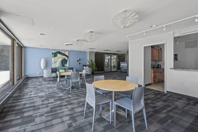 $160,000 | 4343 North Clarendon Avenue, Unit 1715, Chicago, IL 60613