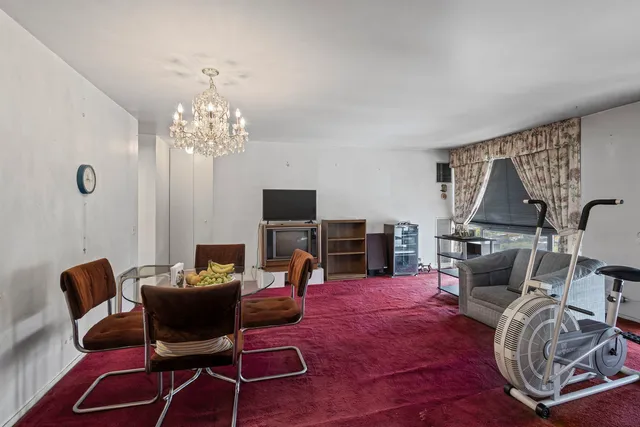 $160,000 | 4343 North Clarendon Avenue, Unit 1715, Chicago, IL 60613