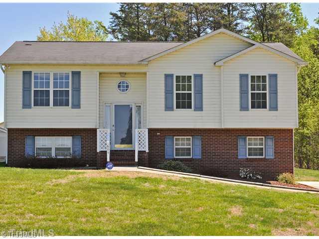 605 Stephany Circle Rural Hall, NC 27045 - Photo 1 of 10 Exterior Front.