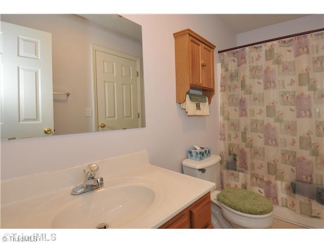 605 Stephany Circle Rural Hall, NC 27045 - Photo 8 of 10 Bath.