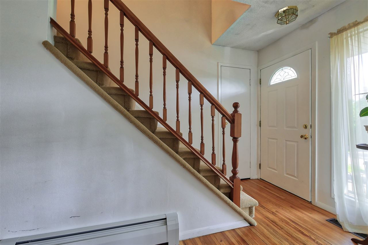 48 New Boston Road Bedford, NH 03110 - Photo 2 of 27