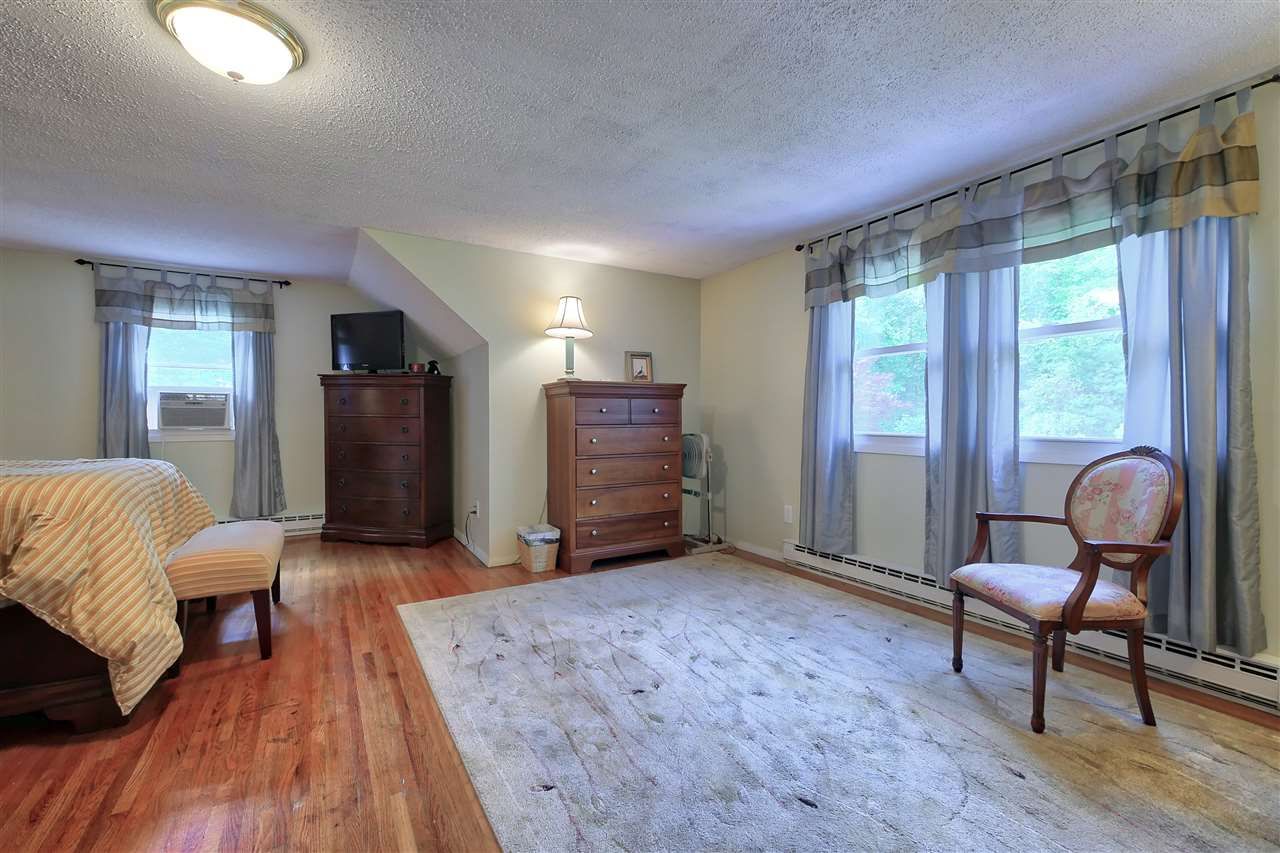48 New Boston Road Bedford, NH 03110 - Photo 15 of 27