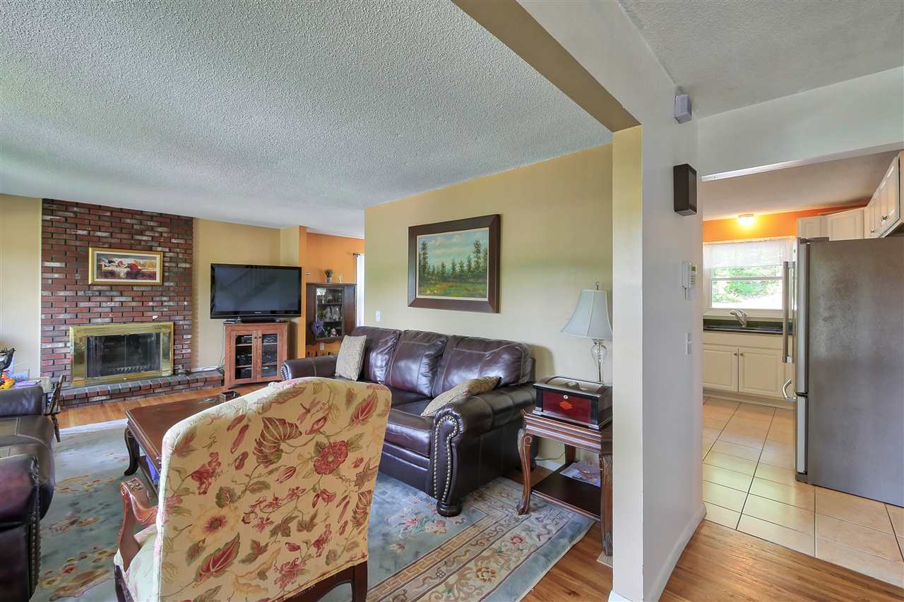 48 New Boston Road Bedford, NH 03110 - Photo 3 of 27