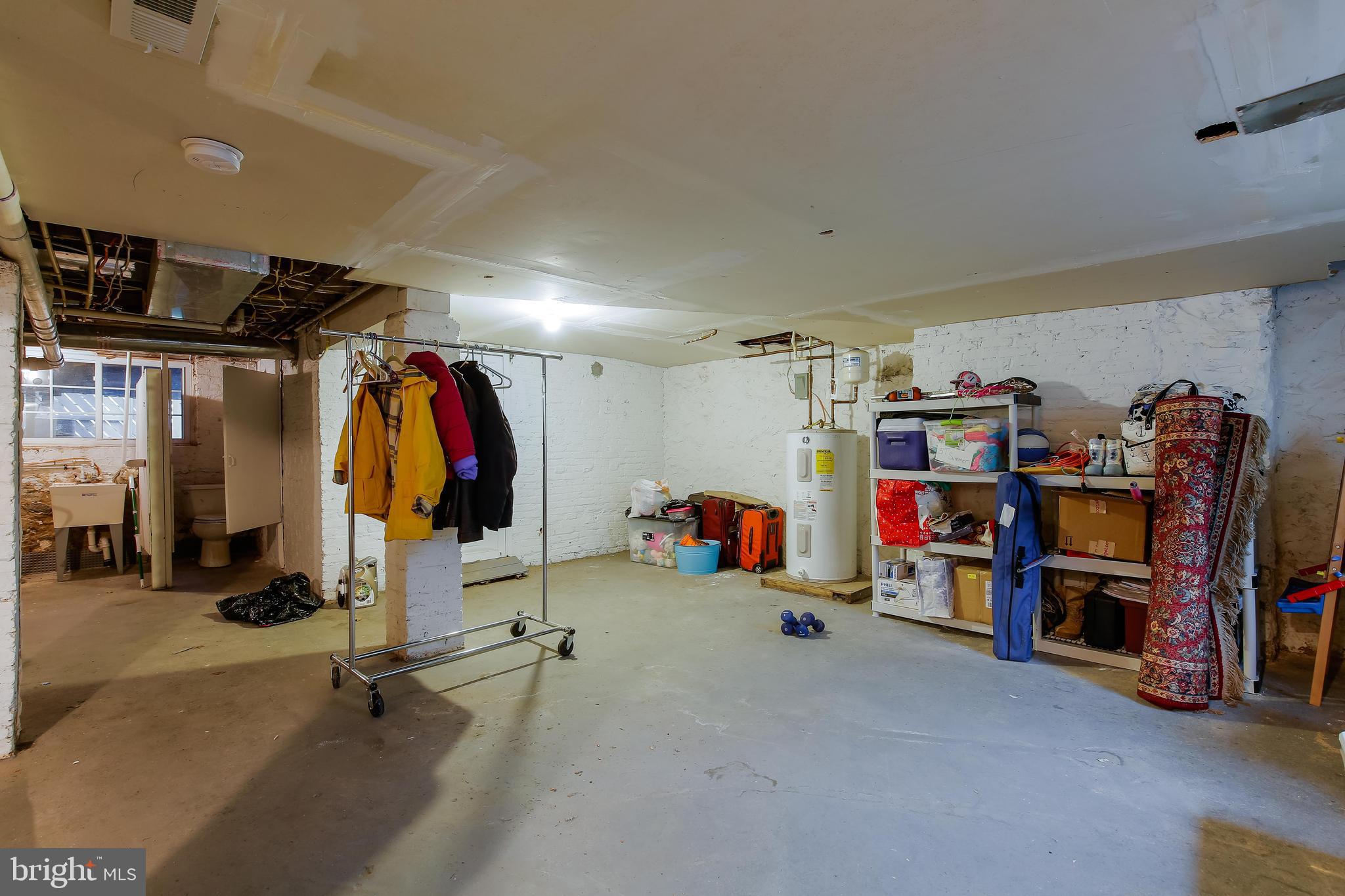 3902 Cloverhill Road Baltimore, MD 21218 - Photo 9 of 11