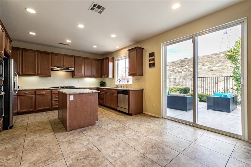 34658 Venturi Avenue Beaumont, CA 92223 - Photo 12 of 30