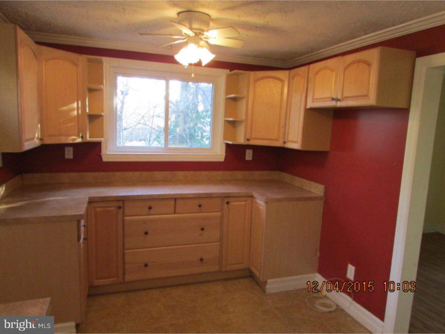 317 Blackwood Road Lindenwold, NJ 08021 - Photo 5 of 19 Kitchen