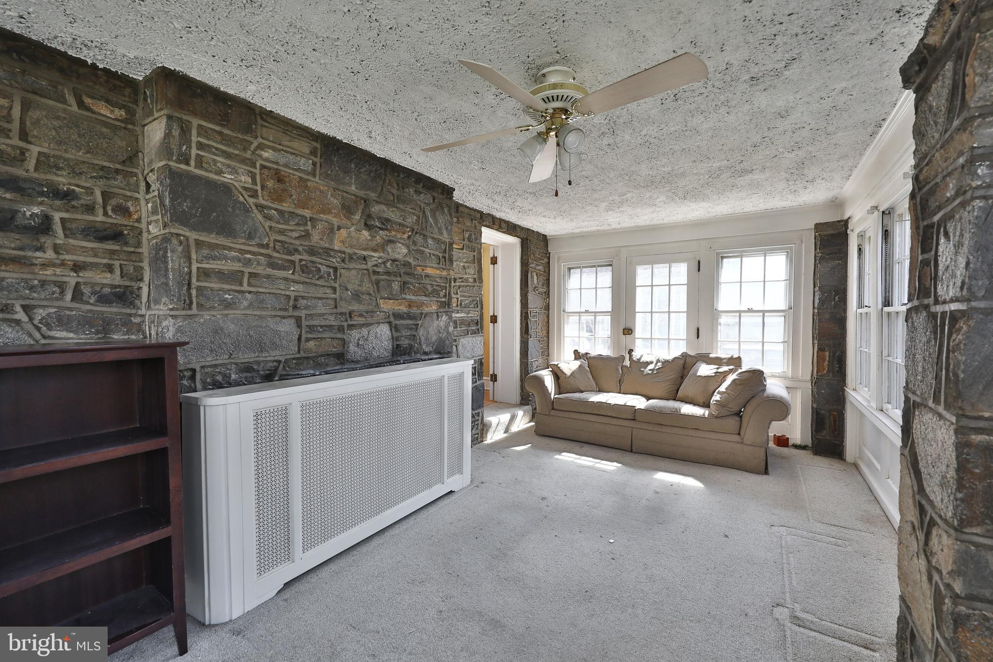 7013 Hilltop Road Upper Darby, PA 19082 - Photo 11 of 45