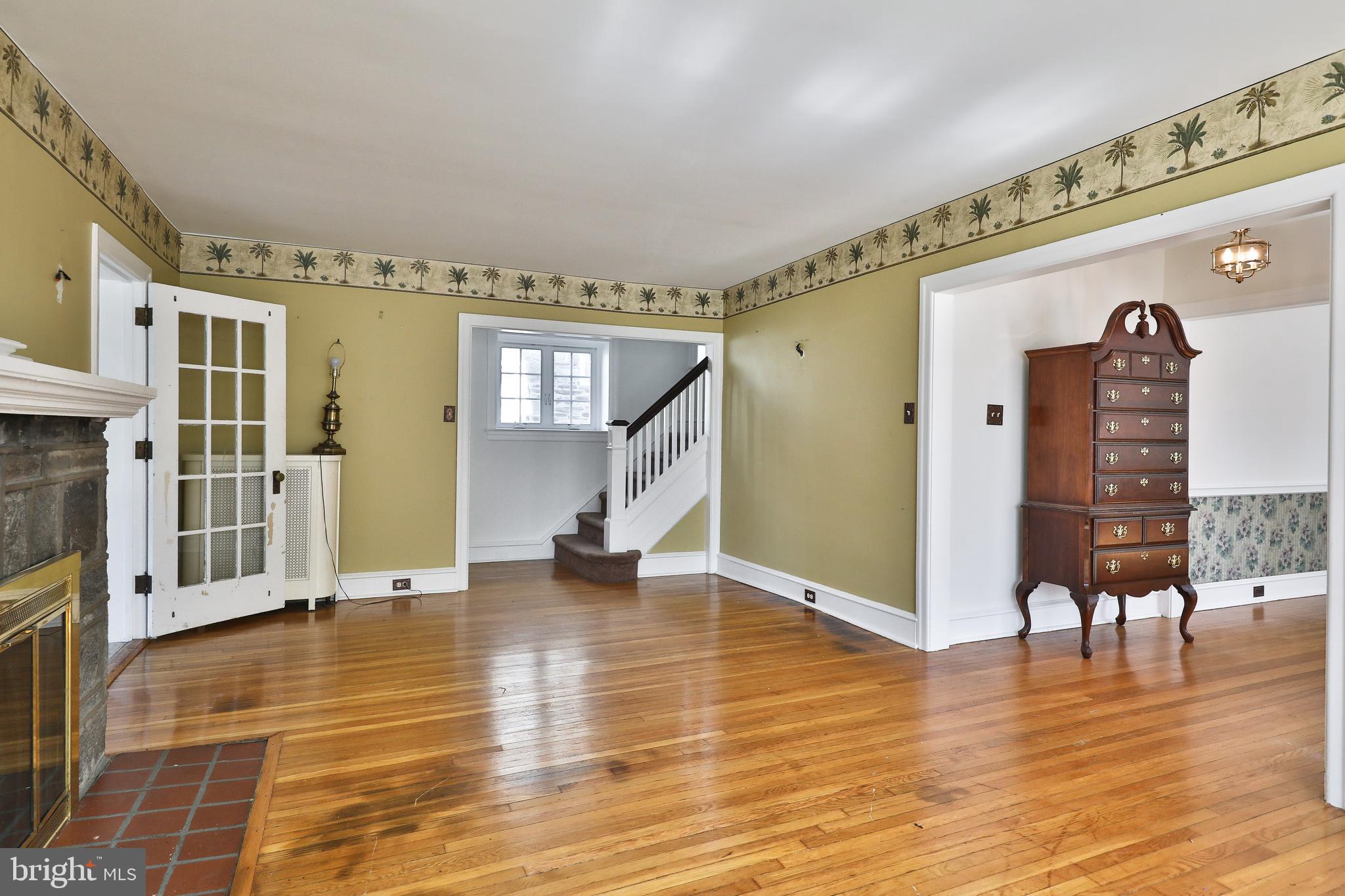 7013 Hilltop Road Upper Darby, PA 19082 - Photo 10 of 45