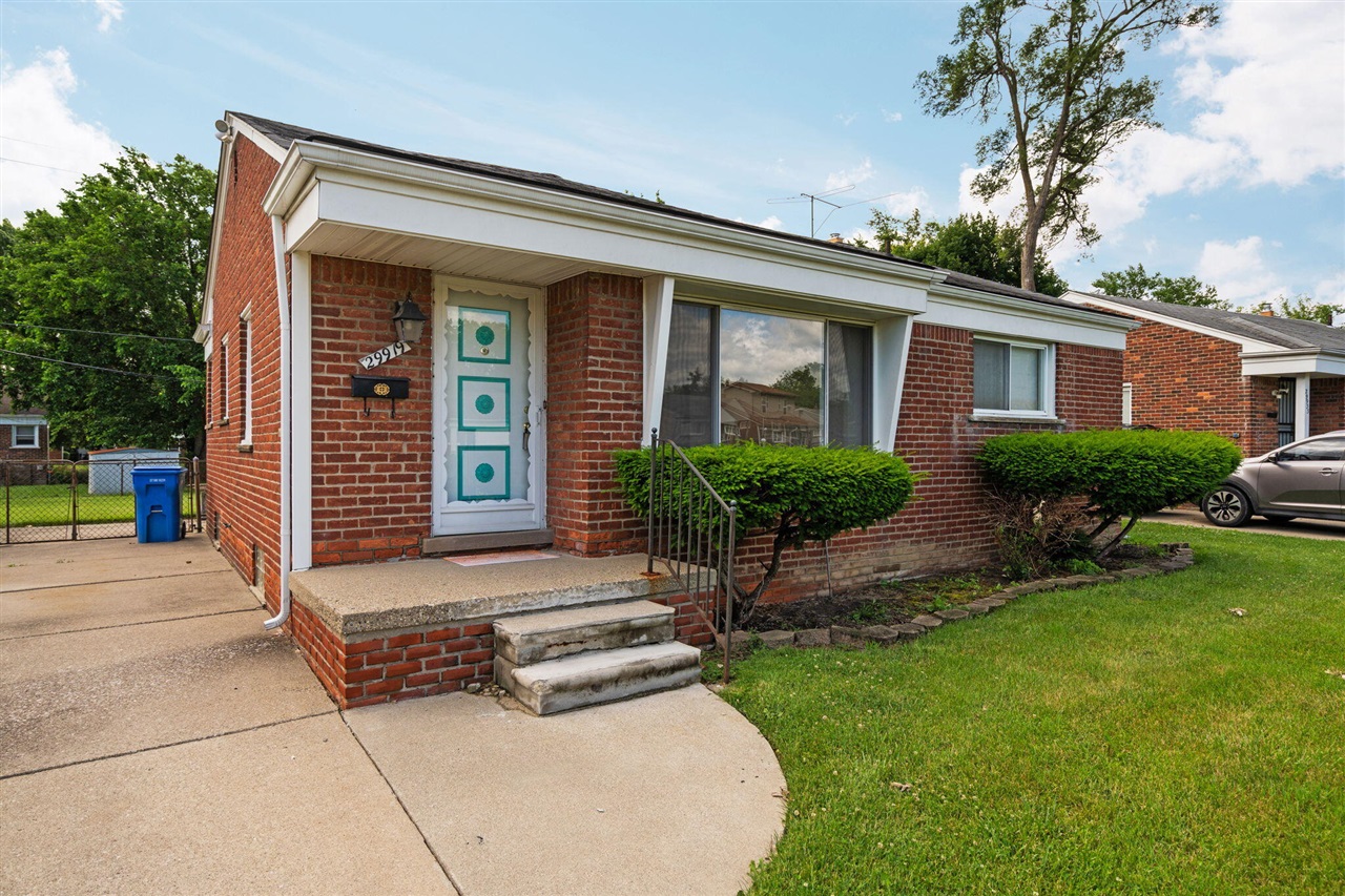 29919 Spring Arbor Drive Inkster, MI 48141 - Photo 3 of 51