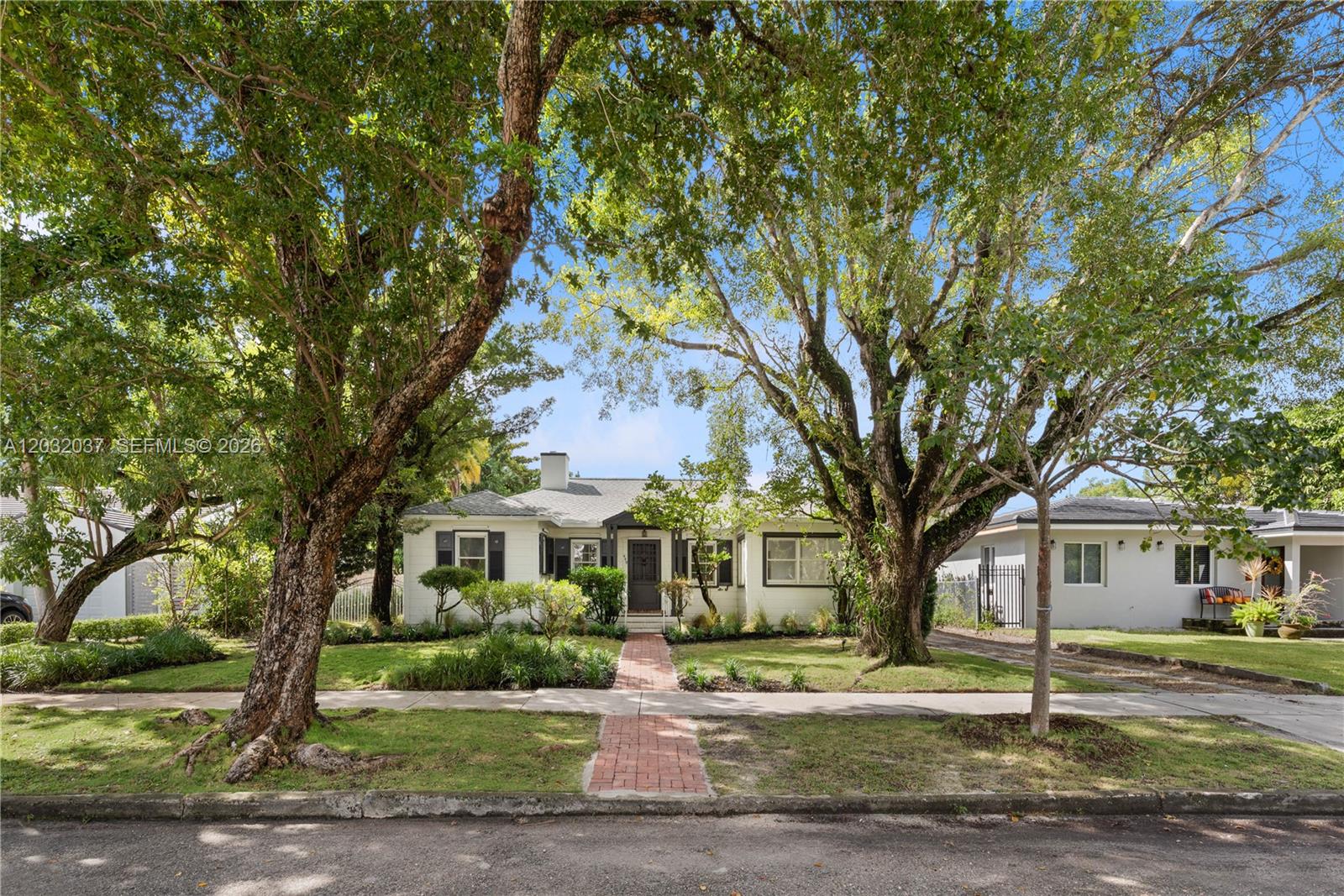 440 Southwest 29th Road Miami, FL 33129 - Photo 3 of 29