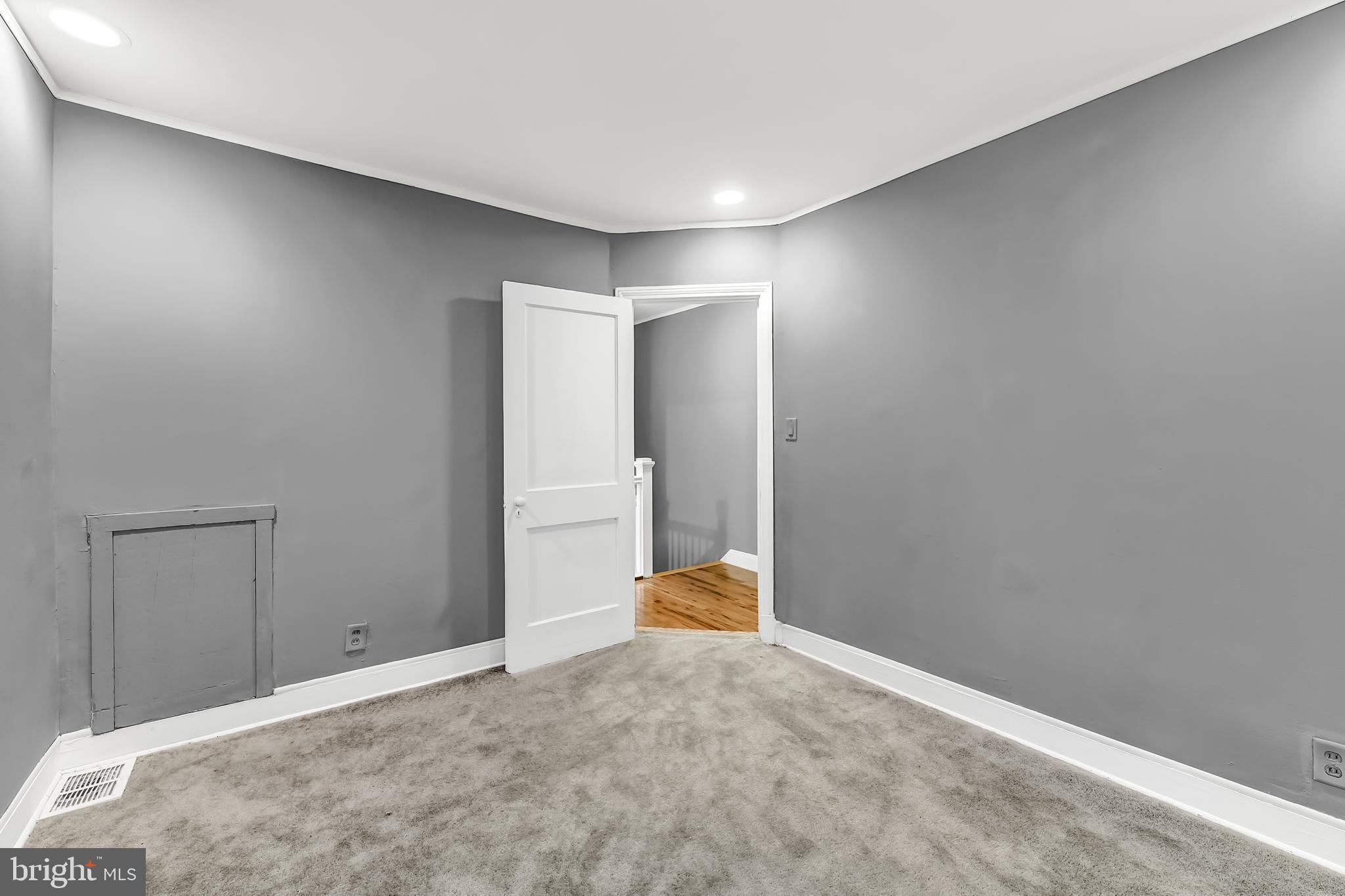3708 Woodridge Road Baltimore, MD 21229 - Photo 34 of 41 Gallery Image 34