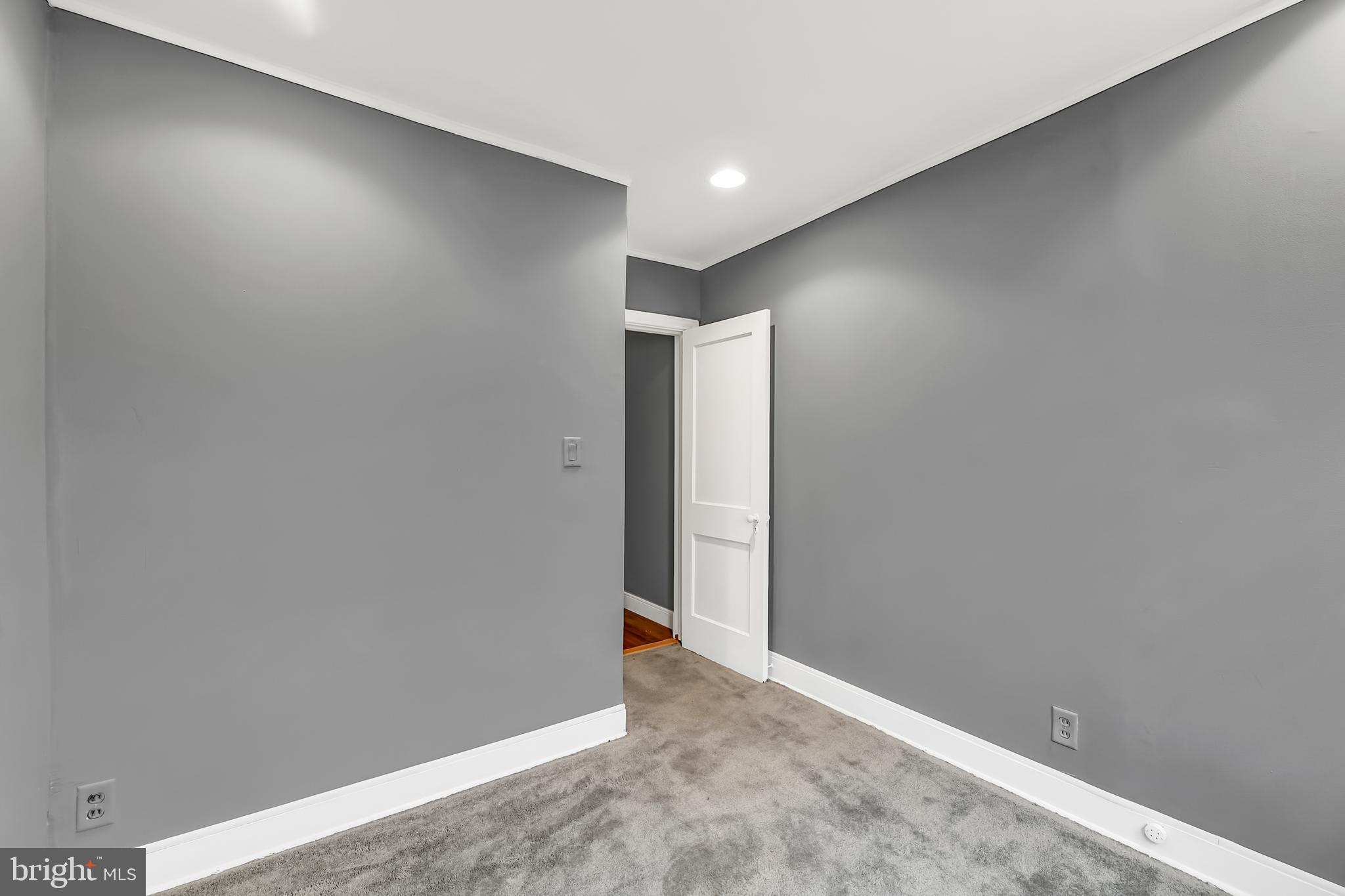 3708 Woodridge Road Baltimore, MD 21229 - Photo 37 of 41 Gallery Image 37