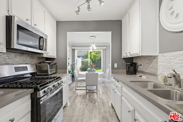 $579,000 | 12328 Runnymede Street, Unit 4, North Hollywood, CA 91605