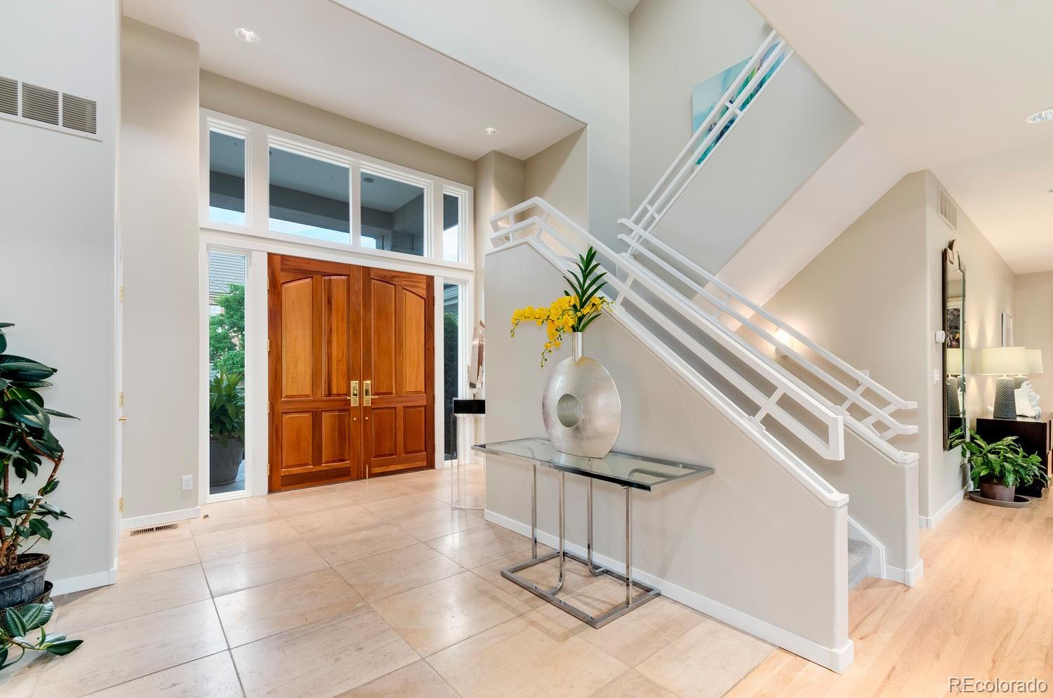 27 Hyde Park Circle Denver, CO 80209 - Photo 4 of 40 a view of entryway and hall